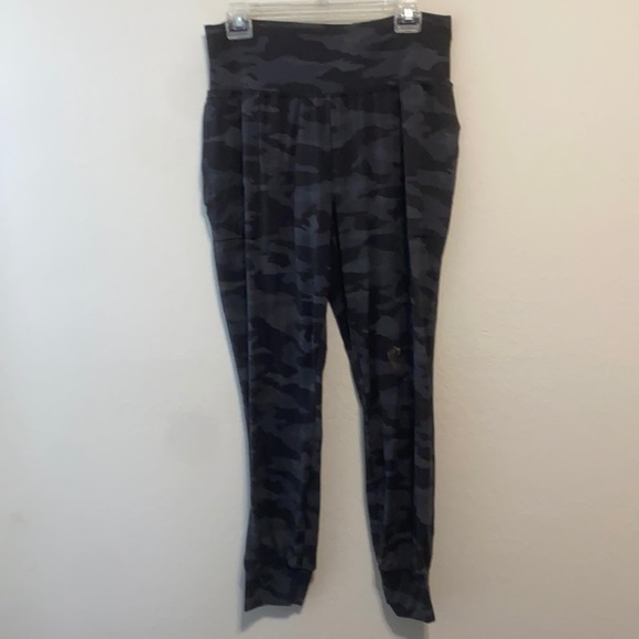 Athleta Salutation Camouflage Jogger 